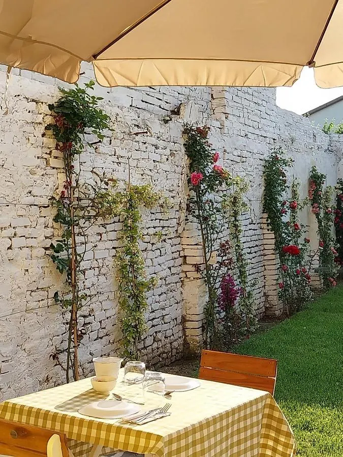 ראבנה B&B La Casa Gialla לינה וארוחת בוקר