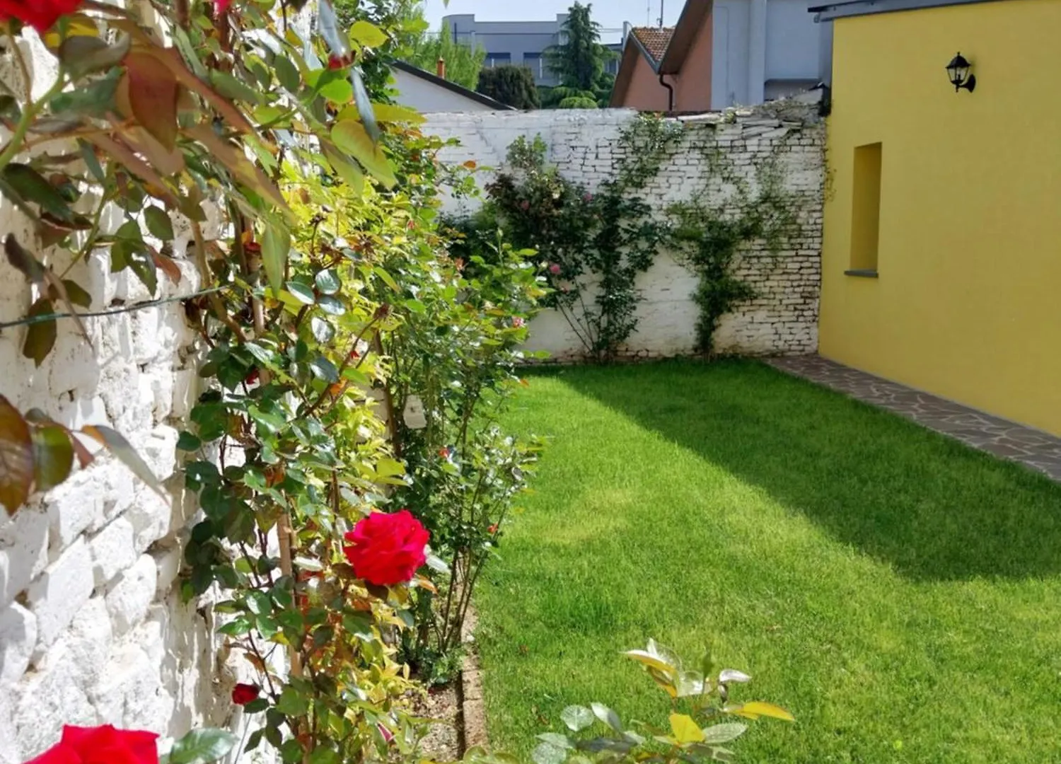 ראבנה B&B La Casa Gialla לינה וארוחת בוקר