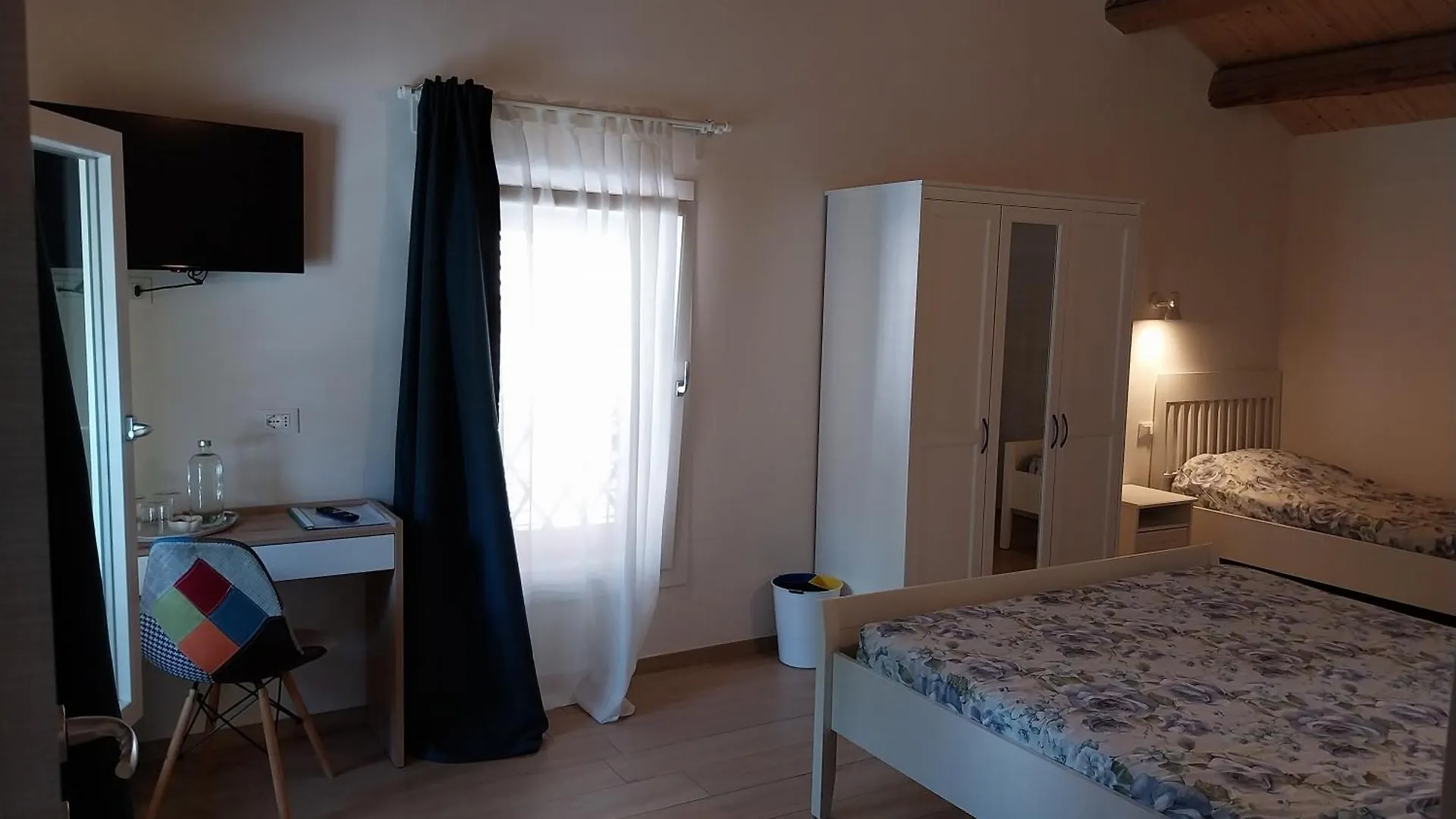 לינה וארוחת בוקר ראבנה B&B La Casa Gialla