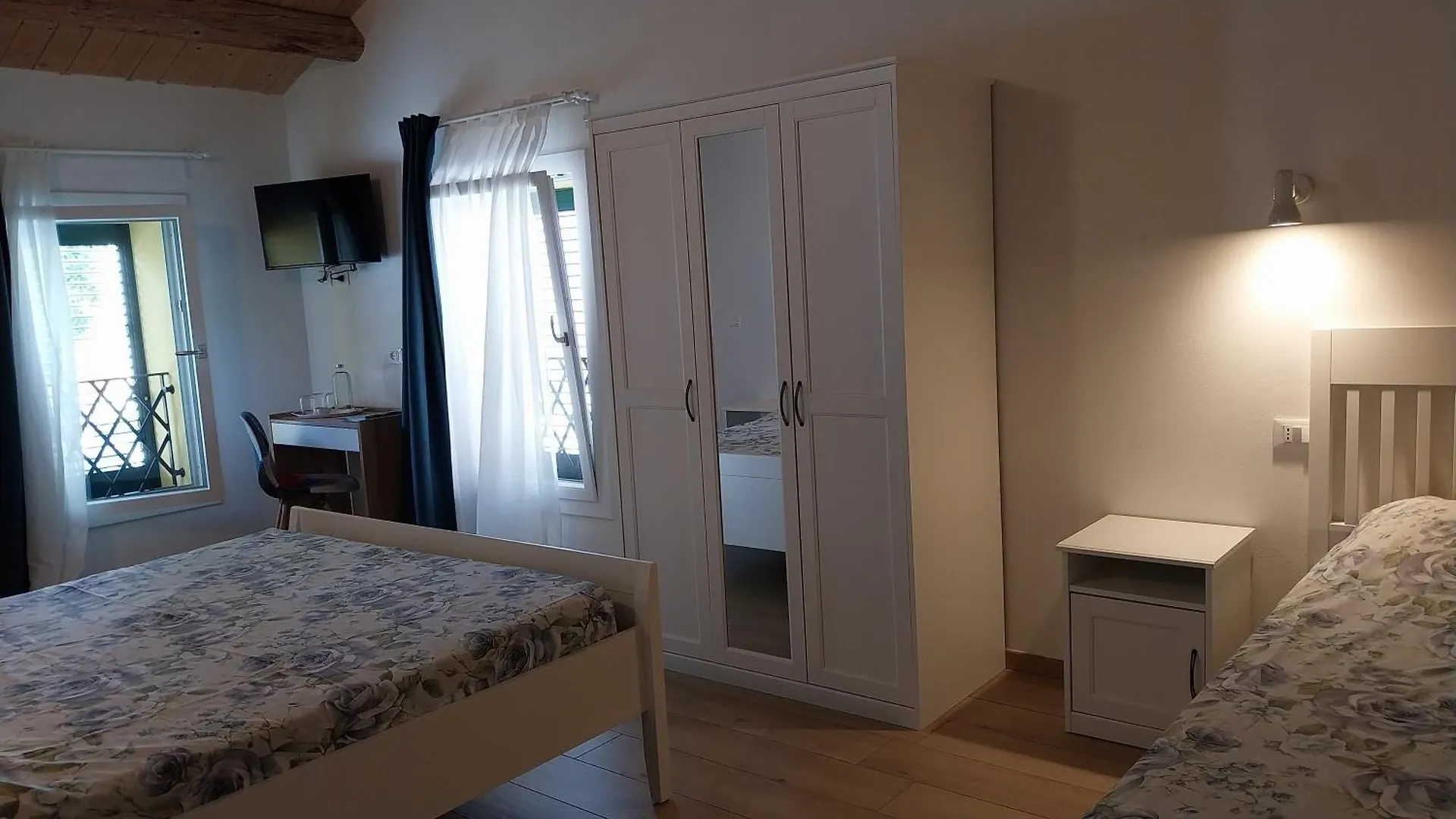 ראבנה B&B La Casa Gialla לינה וארוחת בוקר